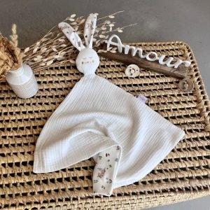 Papalynou en Gaze de Coton brodé avec le prénom de bébé (Rèf O&M)