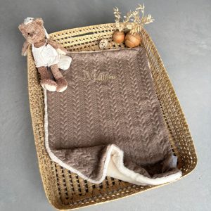 Couverture torsadée taupe taille 2 (rèf M.M)